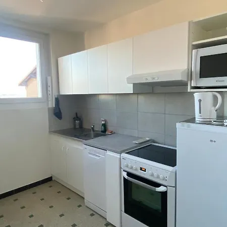 Deux Centre Historique Avec Ascenseur Et Garage Apartment Manosque
